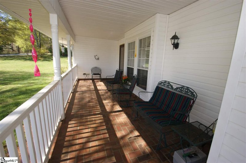 Property image 2 at 301 Tar Boulevard, Greenville, SC 29605