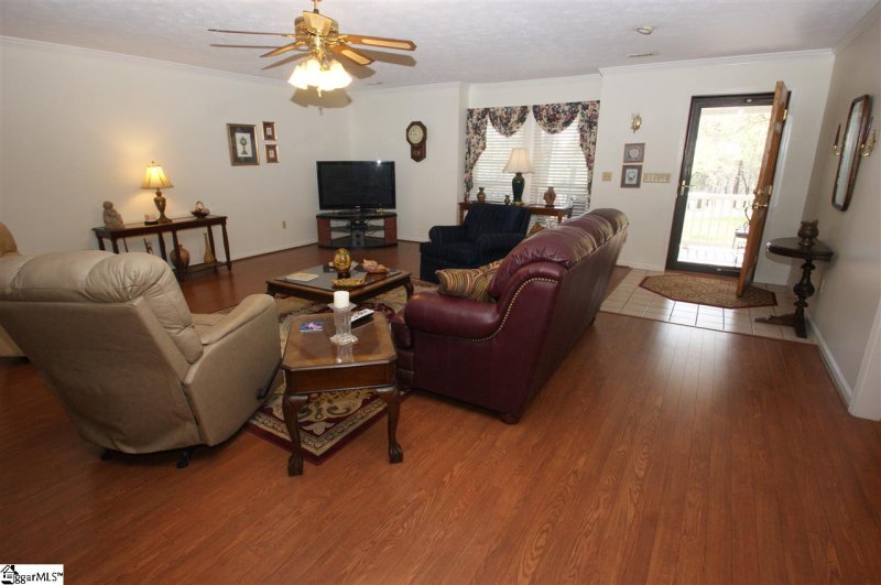 Property image 5 at 301 Tar Boulevard, Greenville, SC 29605