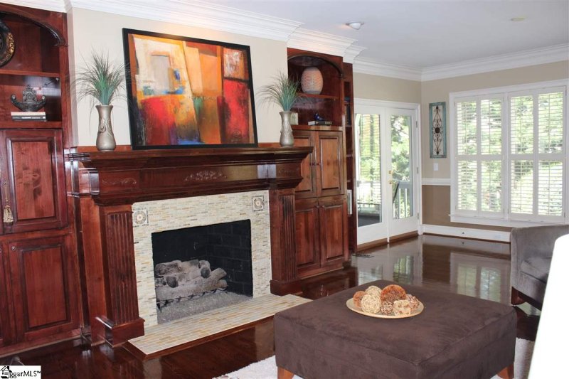 Property image 5 at 207 Chelsea Lane, Greer, SC 29650