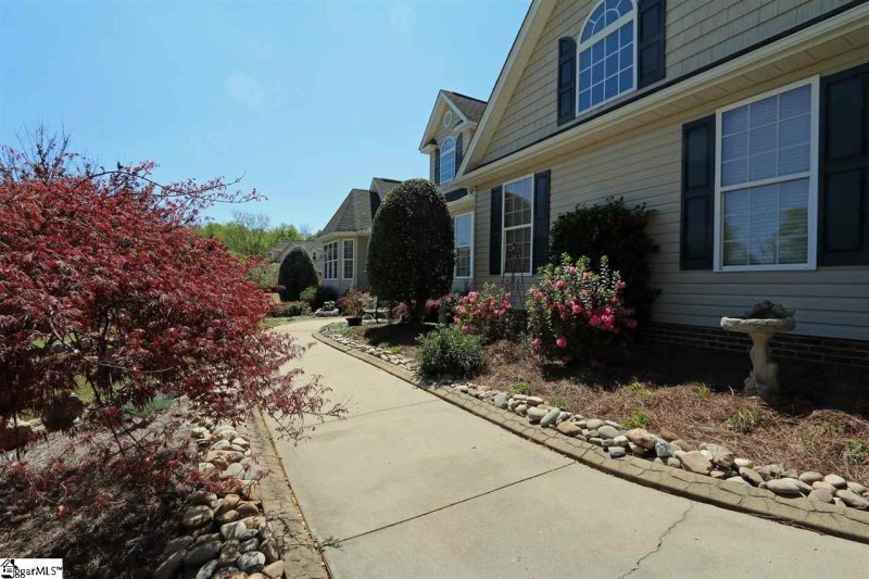 Property image 2 at 122 Creek Crossing Way, Greer, SC 29651