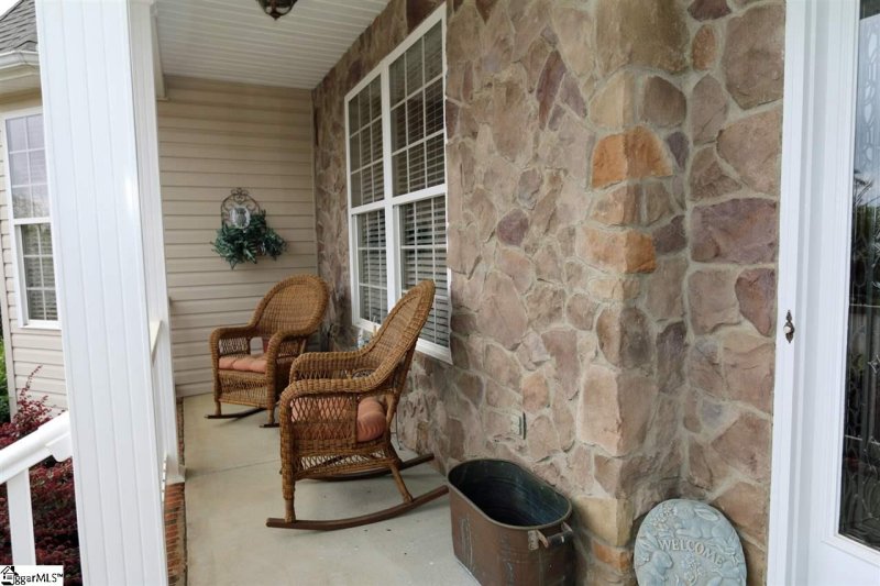 Property image 4 at 122 Creek Crossing Way, Greer, SC 29651