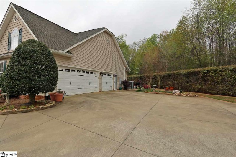 Property image 5 at 122 Creek Crossing Way, Greer, SC 29651