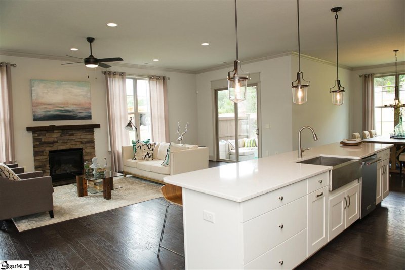 Property image 2 at 92 Vinton Drive, Greer, SC 29651