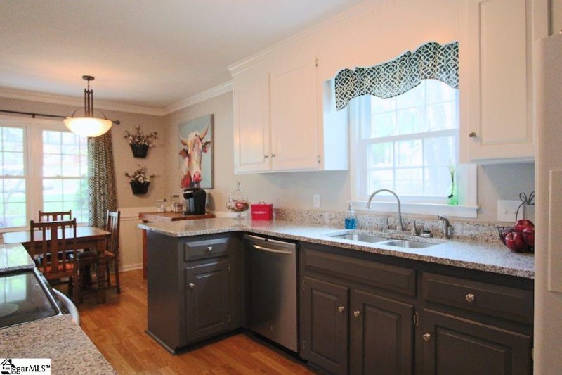 Property image 2 at 13 Doverdale Road, Greenville, SC 29615