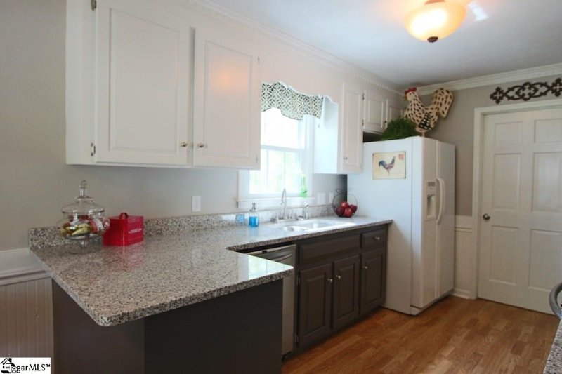 Property image 4 at 13 Doverdale Road, Greenville, SC 29615