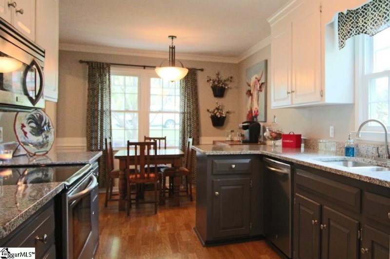 Property image 5 at 13 Doverdale Road, Greenville, SC 29615