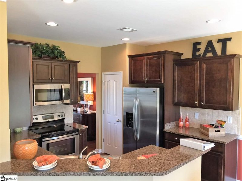 Property image 3 at 5 McFadden Drive, Simpsonville, SC 29681