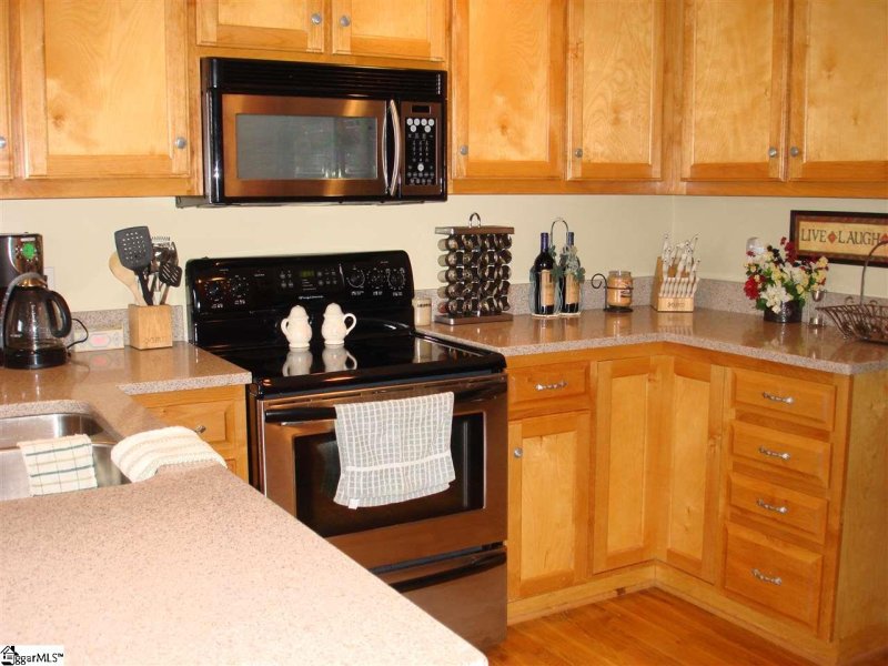 Property image 3 at 8 Fieldwood Lane, Simpsonville, SC 29681