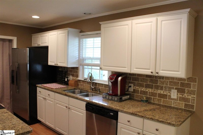 Property image 3 at 110 Leona Drive, Greer, SC 29651