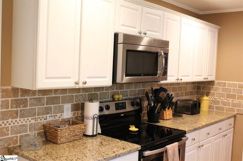 Property image 4 at 110 Leona Drive, Greer, SC 29651