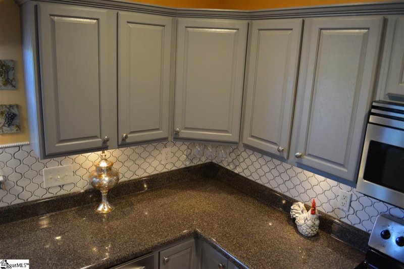 Property image 5 at 10 Cole Creek Court, Greer, SC 29651