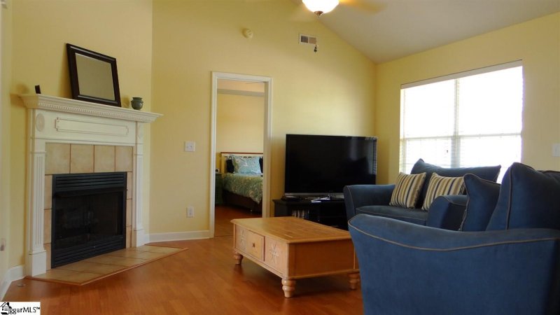 Property image 2 at 14 Cole Creek Court, Greer, SC 29651