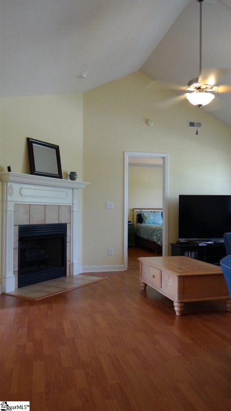 Property image 4 at 14 Cole Creek Court, Greer, SC 29651