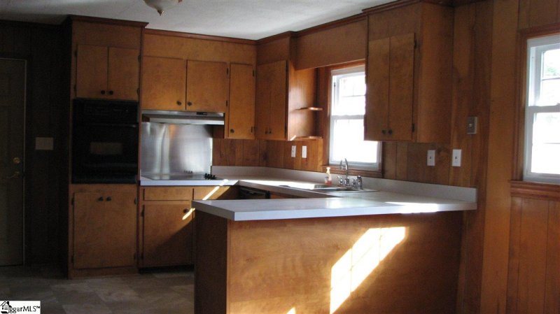 Property image 4 at 205 Leona Drive, Greer, SC 29651