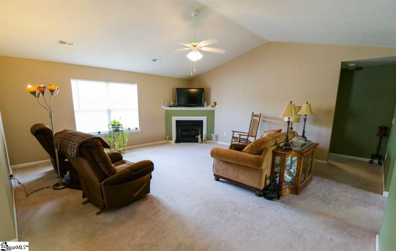 Property image 2 at 3 Muirfield Court, Simpsonville, SC 29681