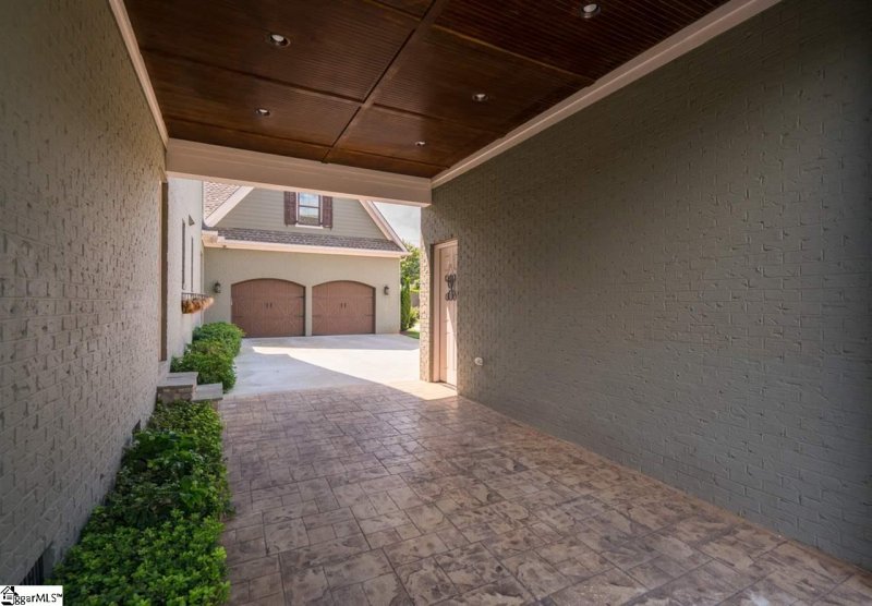 Property image 3 at 18 London Court, Greer, SC 29650