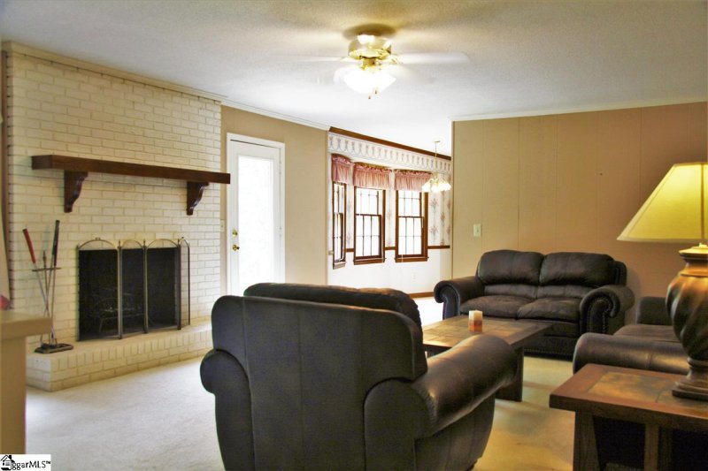 Property image 3 at 33 Cobblestone Road, Greenville, SC 29615