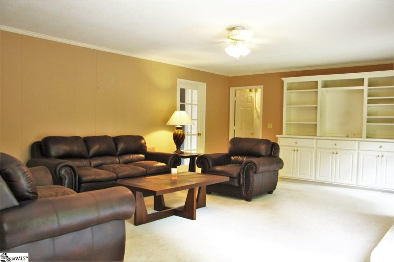 Property image 4 at 33 Cobblestone Road, Greenville, SC 29615