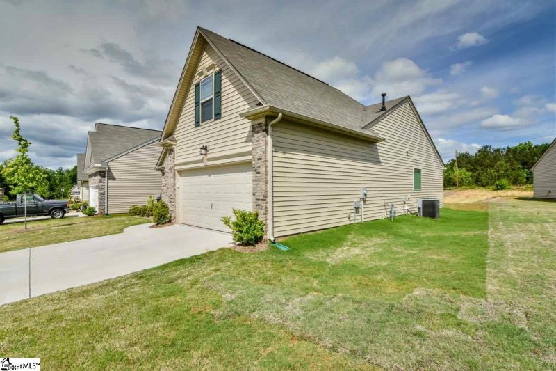 Property image 3 at 15 Allamanda Way, Simpsonville, SC 29680