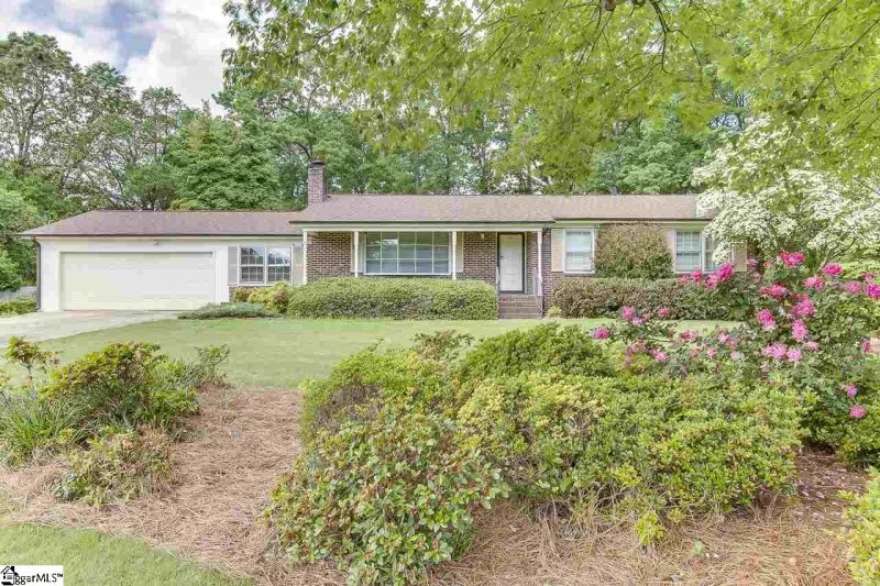 8 Heathwood Circle