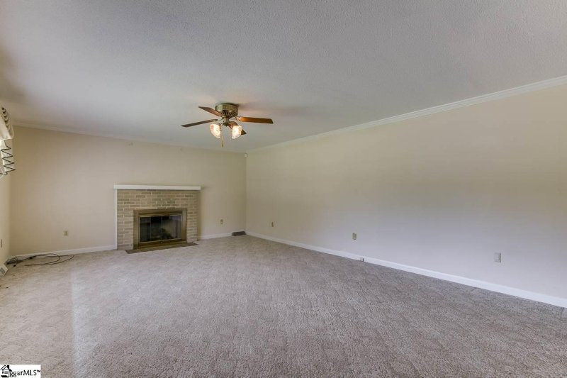 Property image 4 at 8 Heathwood Circle, Taylors, SC 29687