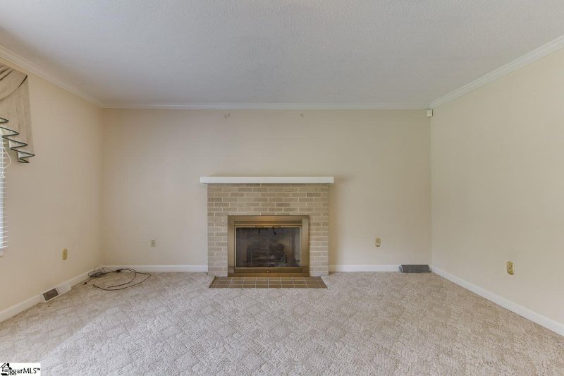 Property image 5 at 8 Heathwood Circle, Taylors, SC 29687