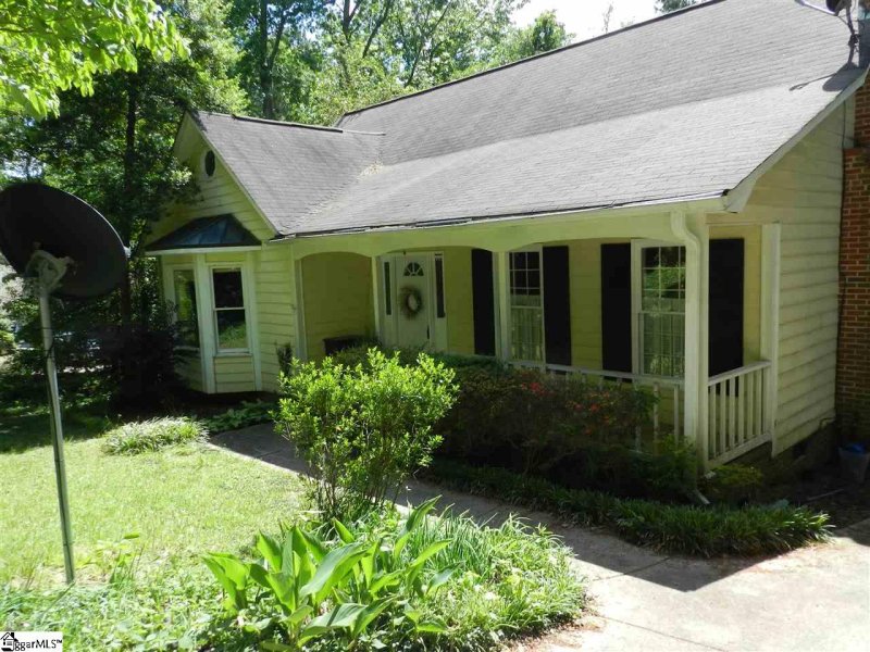 Property image 2 at 23 Dahlglen Avenue, Greenville, SC 29607