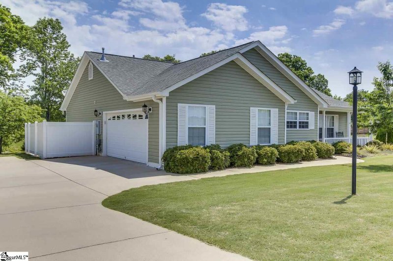 Property image 2 at 100 Prairie Knoll Court, Greer, SC 29651