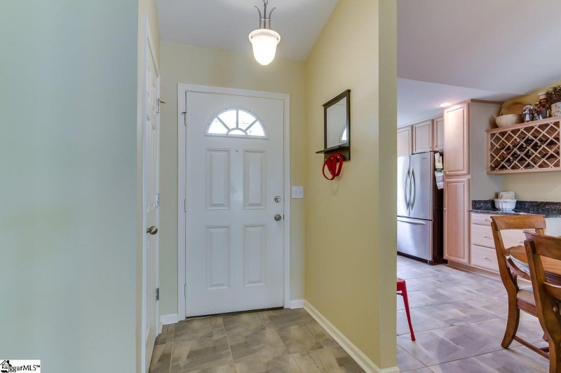 Property image 4 at 100 Prairie Knoll Court, Greer, SC 29651