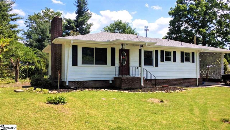 Property image 3 at 11 Tipperary Lane, Taylors, SC 29687