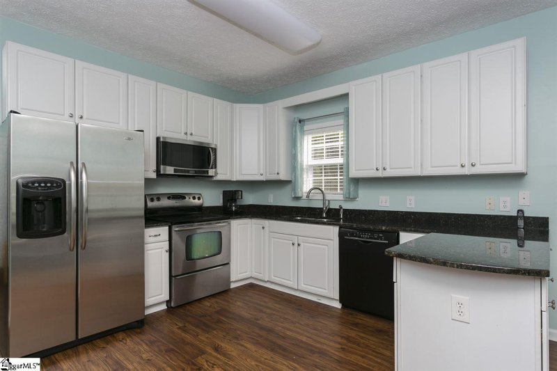 Property image 3 at 8 Mountainside Way, Greenville, SC 29609