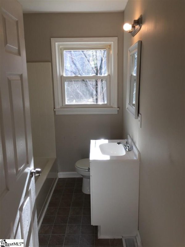 Property image 3 at 210 S Wingate Road, Greenville, SC 29605