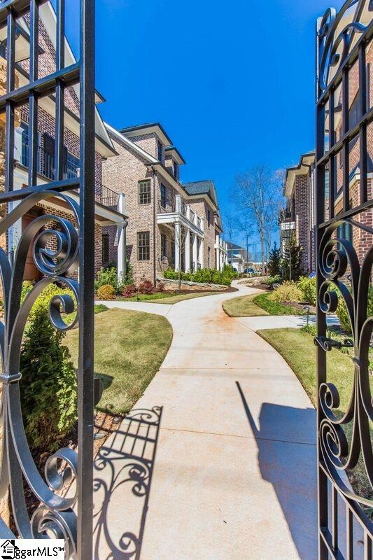 Property image 4 at 693 E McBee Avenue, Greenville, SC 29601