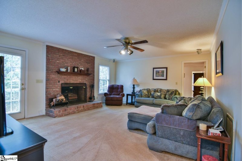 Property image 2 at 202 Yellow Poplar Court, Simpsonville, SC 29681