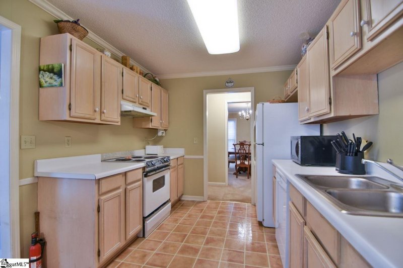 Property image 3 at 202 Yellow Poplar Court, Simpsonville, SC 29681