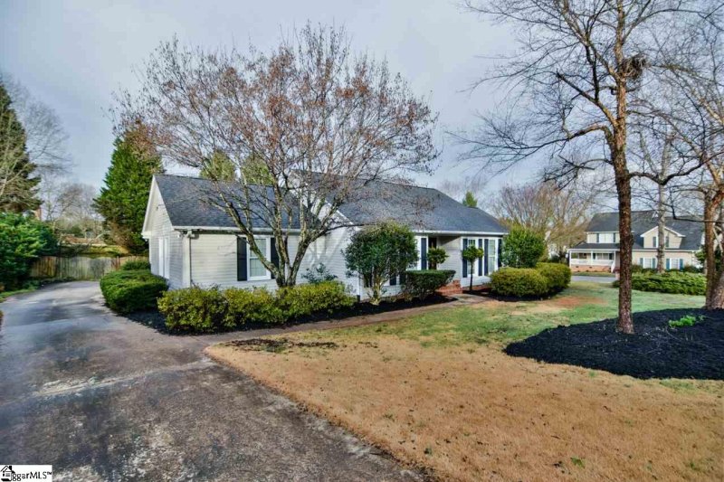 Property image 5 at 202 Yellow Poplar Court, Simpsonville, SC 29681