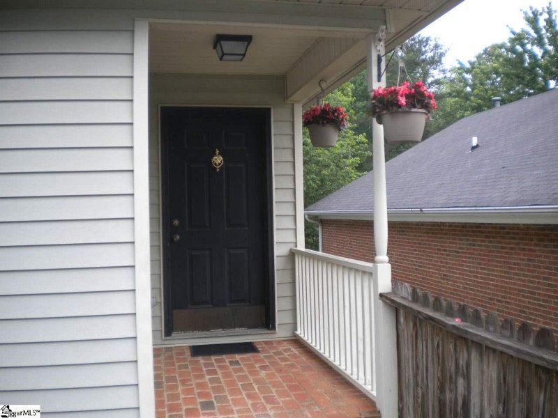 Property image 3 at 18 Honeysuckle Terrace, Spartanburg, SC 29307