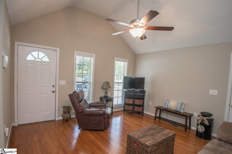 Property image 3 at 169 Sheffield Road, Easley, SC 29642