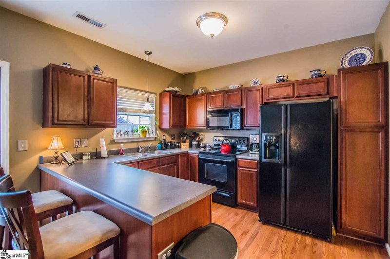 Property image 2 at 221 Cambria Court, Mauldin, SC 29662