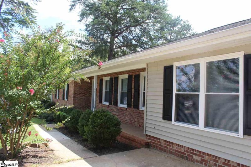 Property image 2 at 507 Reid School Road, Taylors, SC 29687