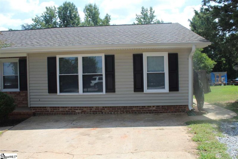 Property image 3 at 507 Reid School Road, Taylors, SC 29687