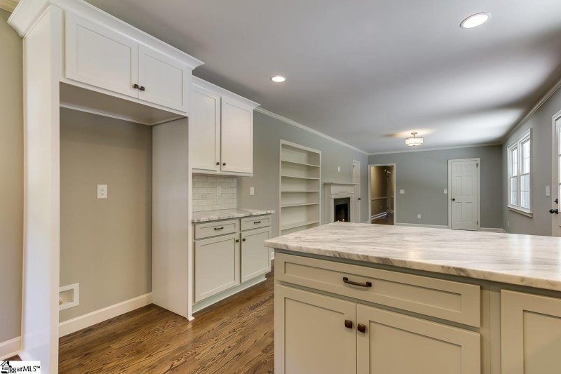 Property image 5 at 18 Ivy Trail, Greenville, SC 29615