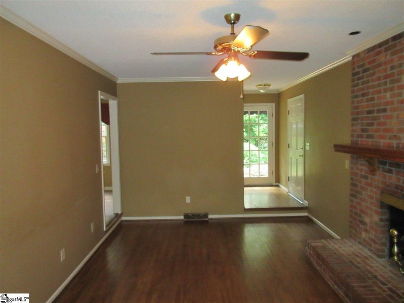 Property image 4 at 10 Oak Tree Drive, Taylors, SC 29687-6621