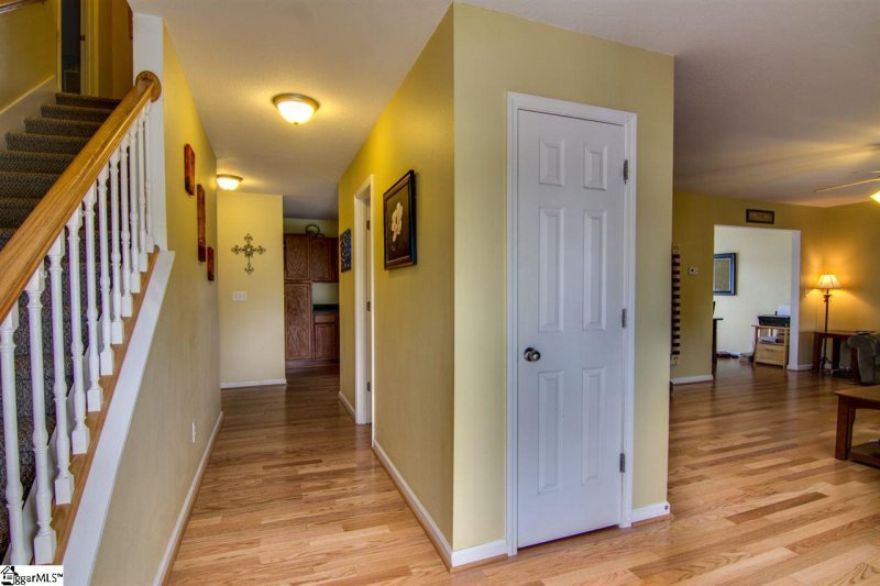 Property image 4 at 20 Country Knolls Drive, Greer, SC 29651