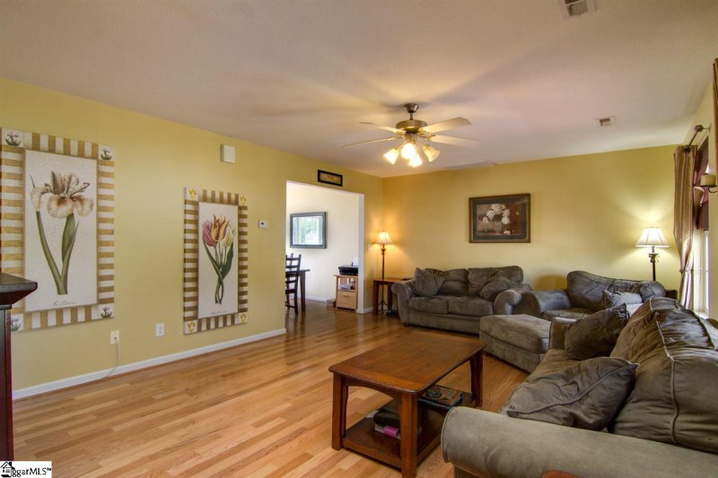 Property image 5 at 20 Country Knolls Drive, Greer, SC 29651