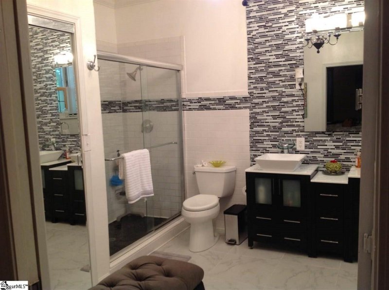 Property image 4 at 24 Harbor Drive, Greenville, SC 29611