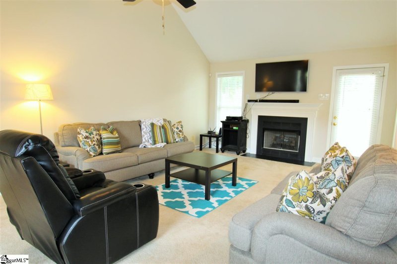 Property image 3 at 147 Bradford Crossing Drive, Roebuck, SC 29376