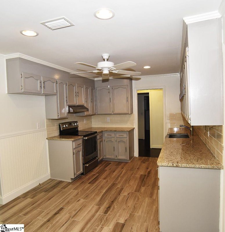 Property image 3 at 312 Lakewood Circle, Greer, SC 29651