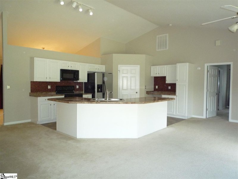 Property image 4 at 9 Long Pond Court, Greer, SC 29651