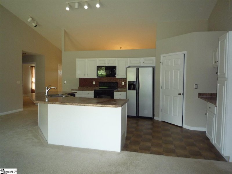 Property image 5 at 9 Long Pond Court, Greer, SC 29651